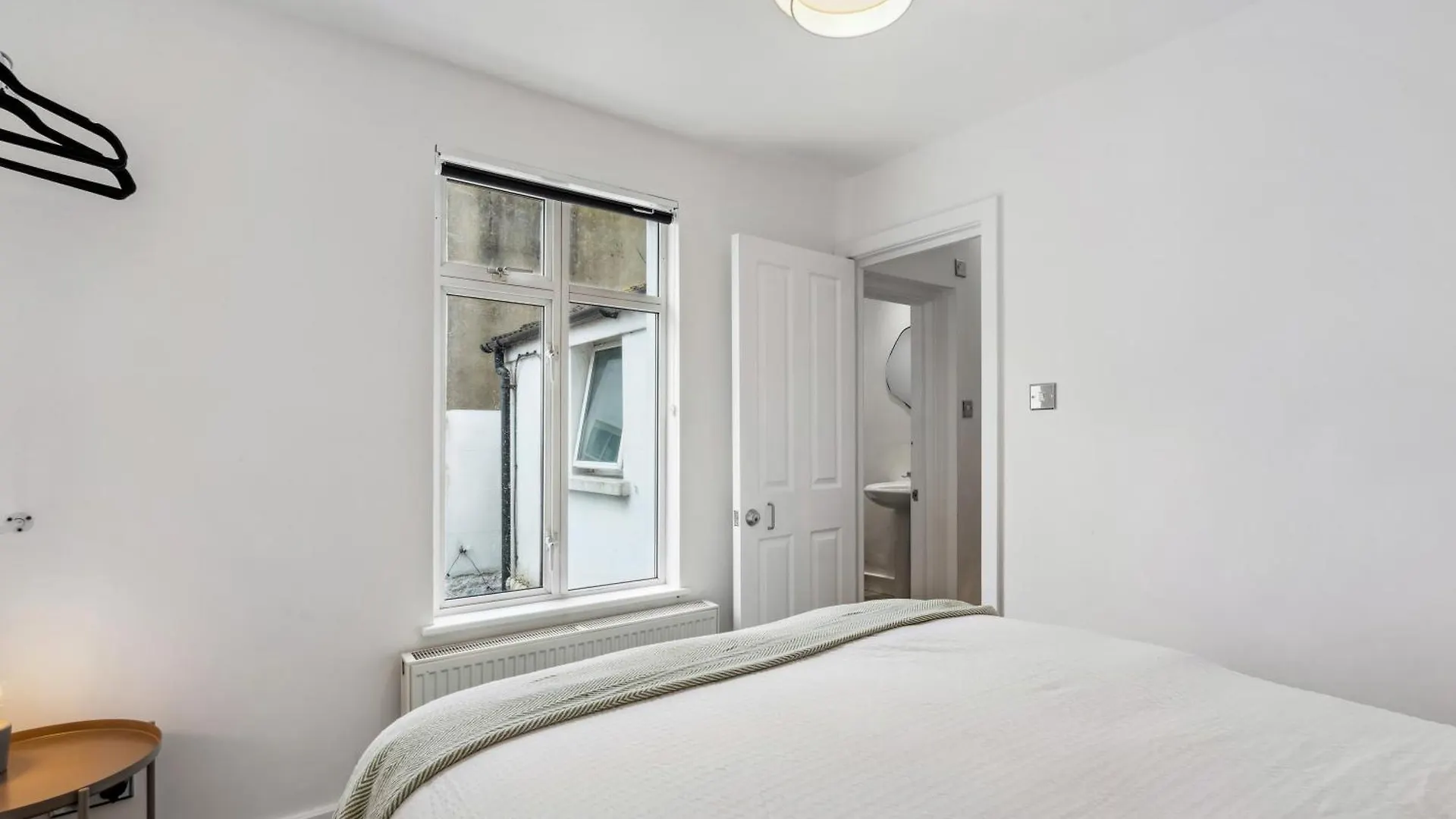 Hosted By Agf Property - Free Parking - Perfect For Large Groups And Long Stays - Free Parking For One Vehicle Hove 0*,